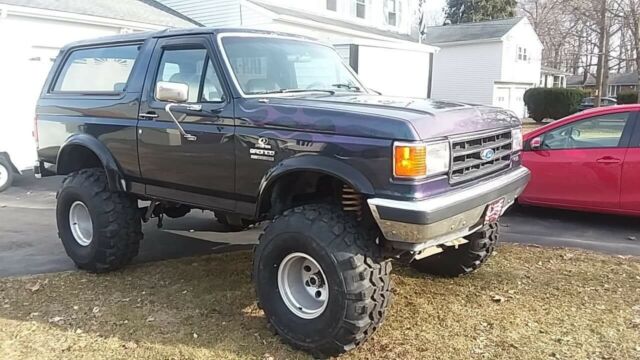 1989 Blue Ford Bronco SUV