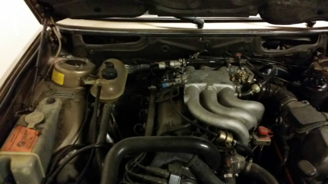 1984 Gold BMW 5-Series Sedan