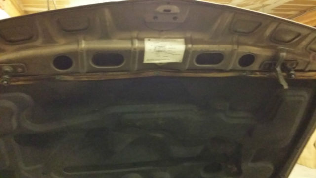 1984 Gold BMW 5-Series Sedan