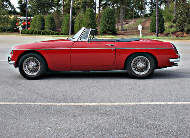 1967 red MG MGB