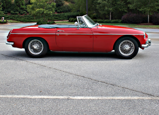 1967 red MG MGB