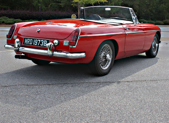 1967 red MG MGB