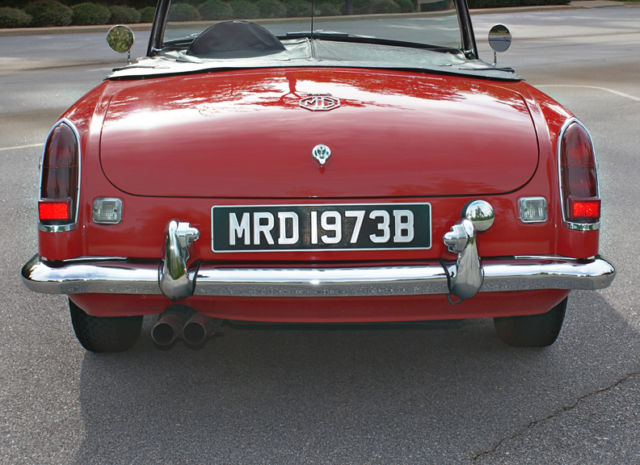 1967 red MG MGB