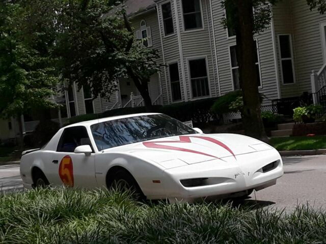 1991 White Pontiac Firebird Coupe