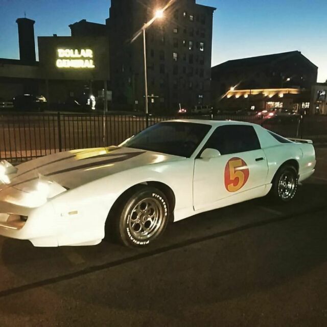 1991 White Pontiac Firebird Coupe