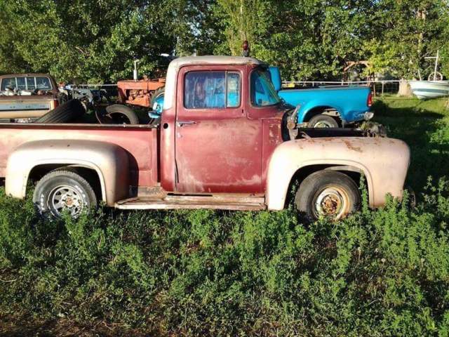 1956 maroon purple Ford F-100 step side short box