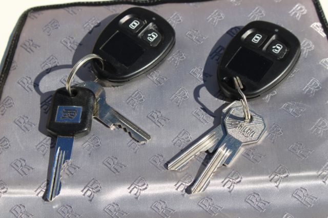 1990 White Rolls-Royce Silver Spirit/Spur/Dawn Sedan LONG WHEEL BASE