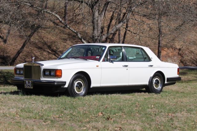 1990 White Rolls-Royce Silver Spirit/Spur/Dawn Sedan LONG WHEEL BASE