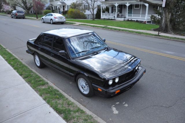 1988 BMW M5 Sedan