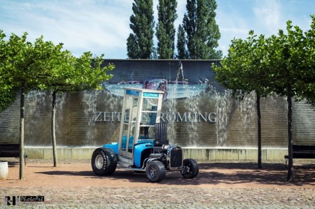 1971 Blue Ford Model T telephone