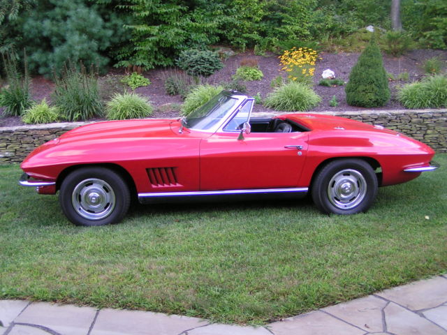 19670000 Red Chevrolet Corvette Convertible