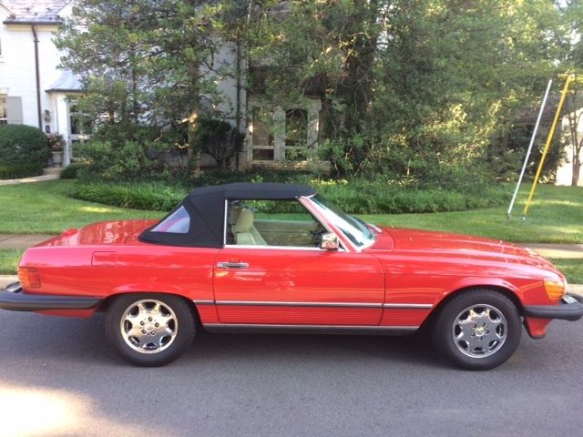 1988 Red Mercedes-Benz 500-Series