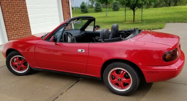 1992 Red Mazda MX-5 Miata Convertible