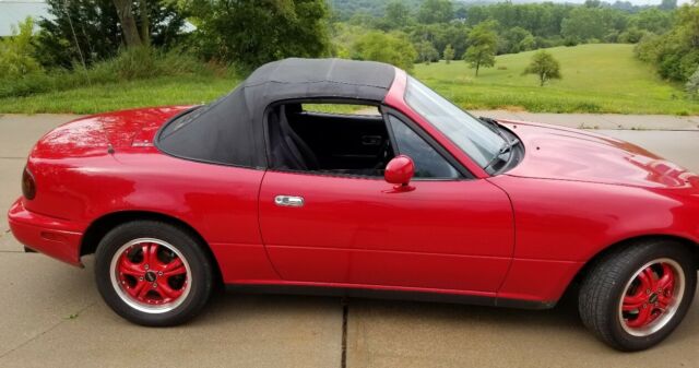 1992 Red Mazda MX-5 Miata Convertible