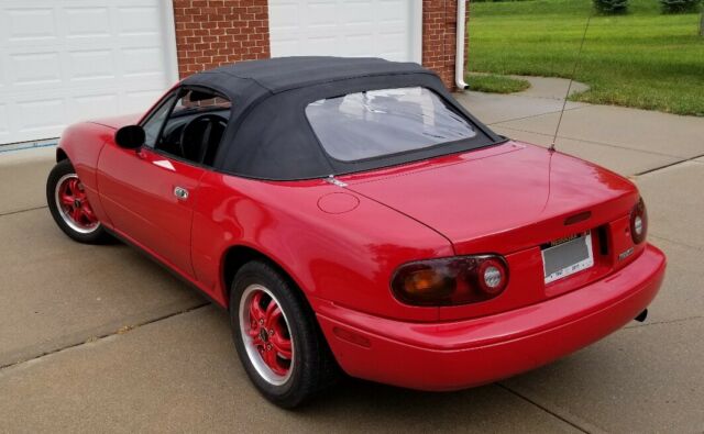 1992 Red Mazda MX-5 Miata Convertible