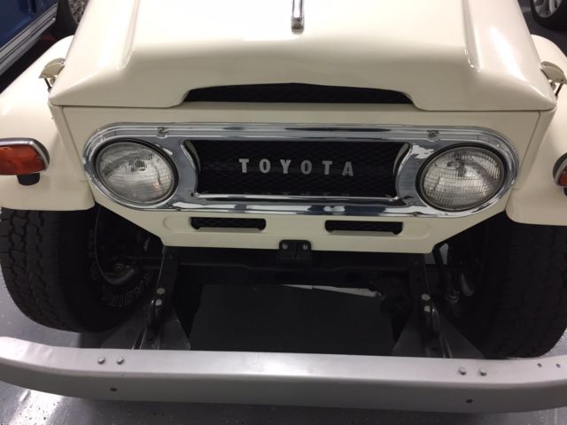 1970 Cream Toyota Land Cruiser SUV