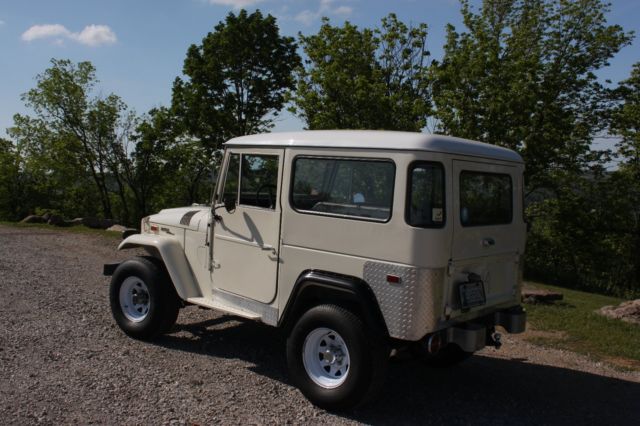 1970 Cream Toyota Land Cruiser SUV