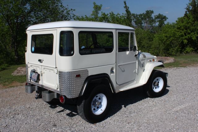 1970 Cream Toyota Land Cruiser SUV
