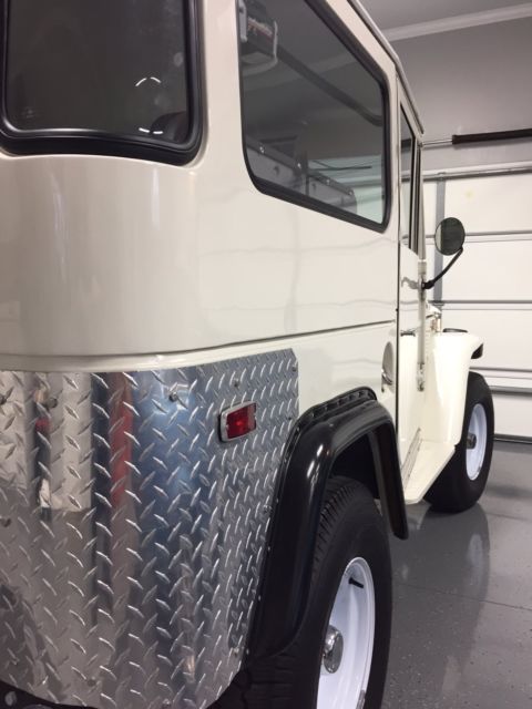 1970 Cream Toyota Land Cruiser SUV