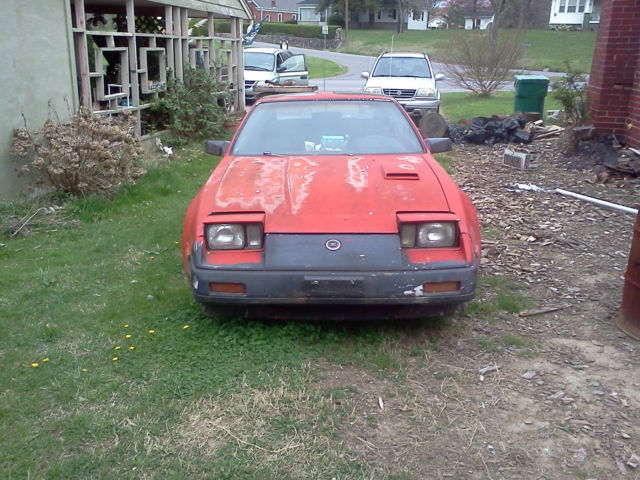 1986 Red/ primer Nissan 300ZX Coupe
