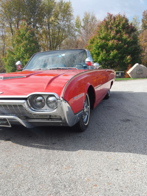 1961 Ford Thunderbird