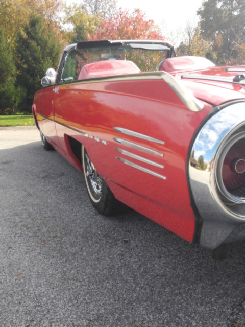 1961 Ford Thunderbird