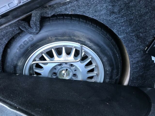 1992 Gold BMW 5-Series Sedan