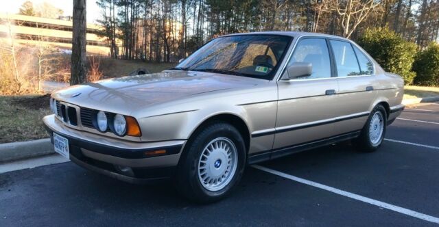 1992 Gold BMW 5-Series Sedan