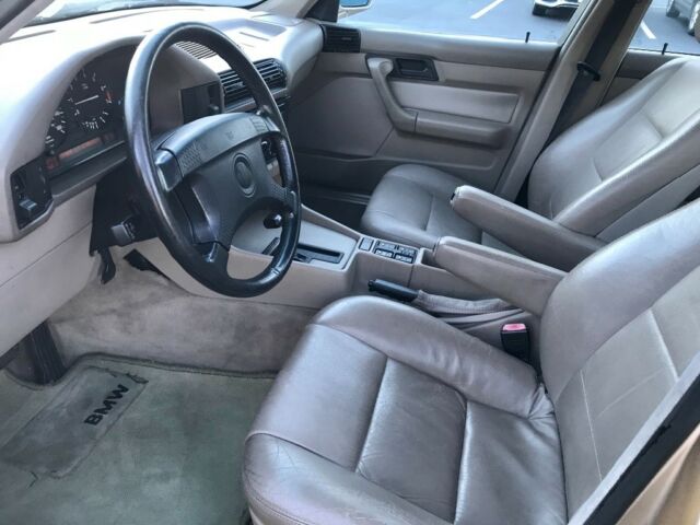 1992 Gold BMW 5-Series Sedan
