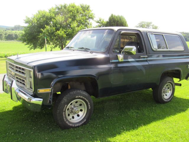 1988 Blue Chevrolet Blazer SUV