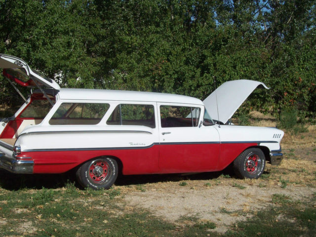 1958 RED and White Chevrolet Other Wagon