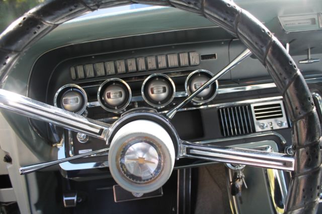 1965 silver mink Ford Thunderbird Coupe