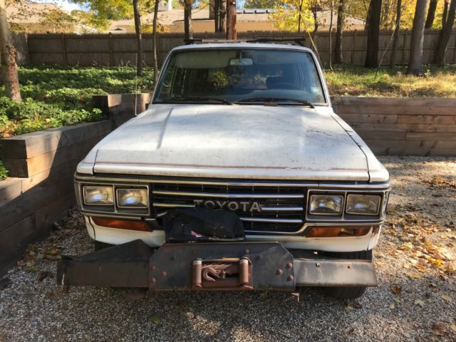 1988 White Toyota Land Cruiser SUV
