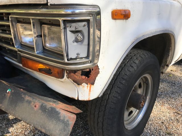 1988 White Toyota Land Cruiser SUV