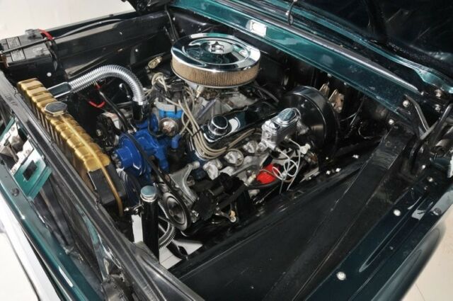 1966 Green Ford F-100 Pickup Truck