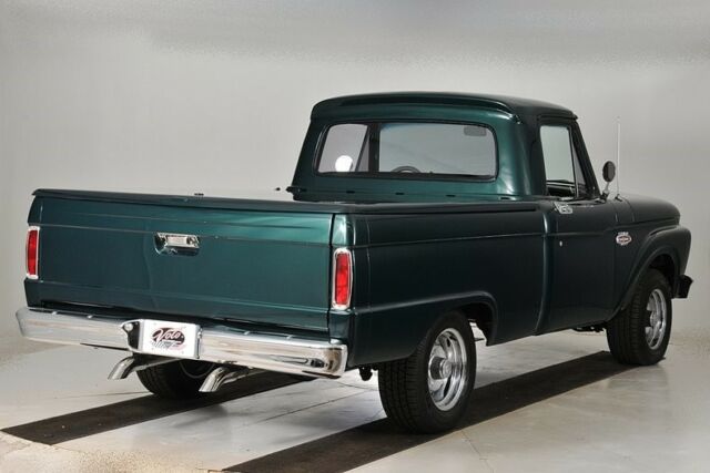 1966 Green Ford F-100 Pickup Truck