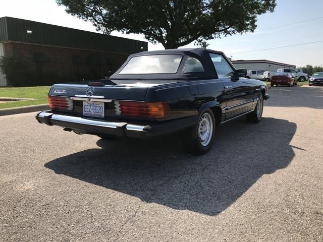 1984 Mercedes-Benz 300-Series