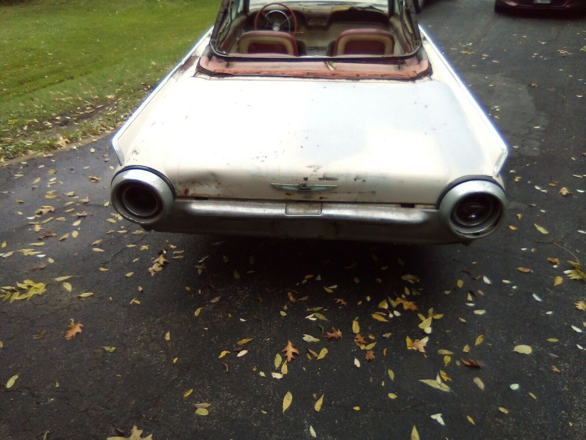 1961 Ford Thunderbird