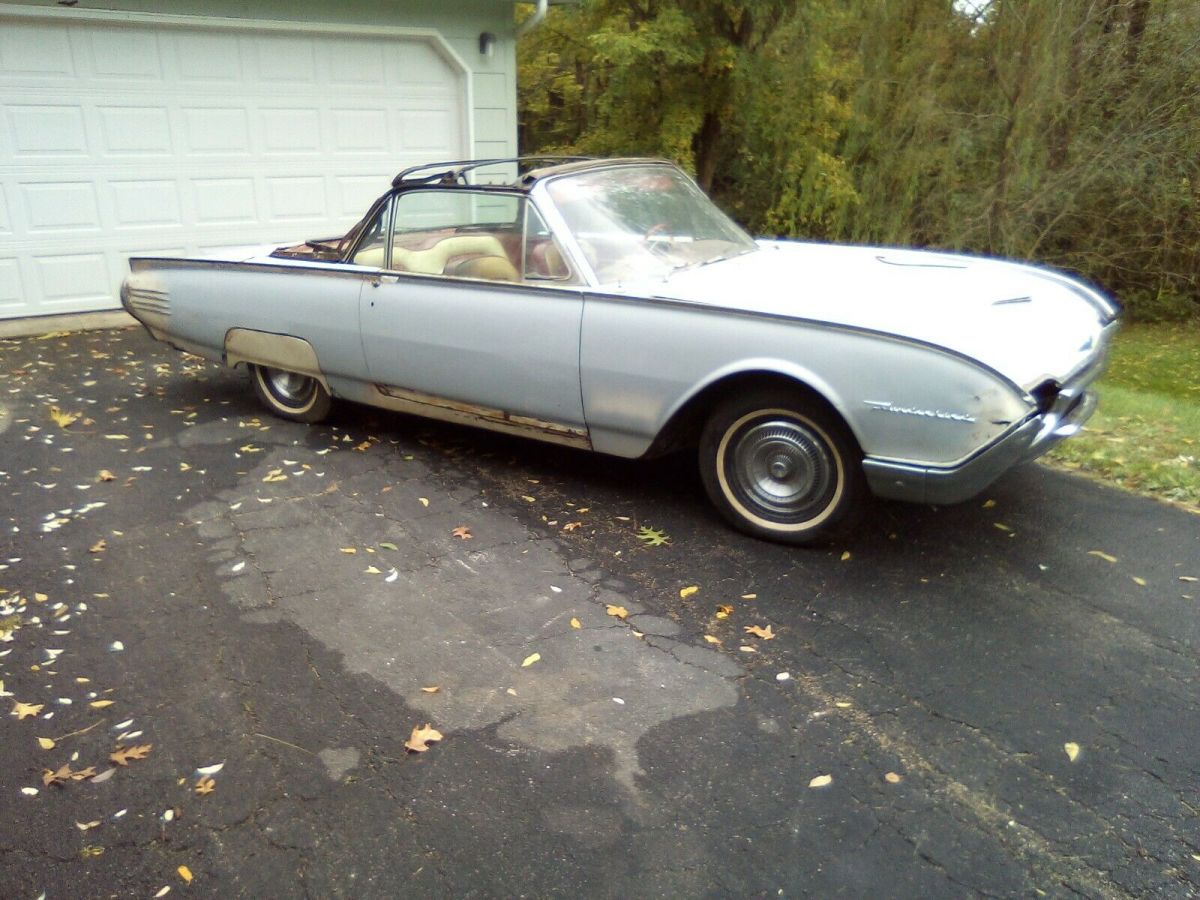 1961 Ford Thunderbird