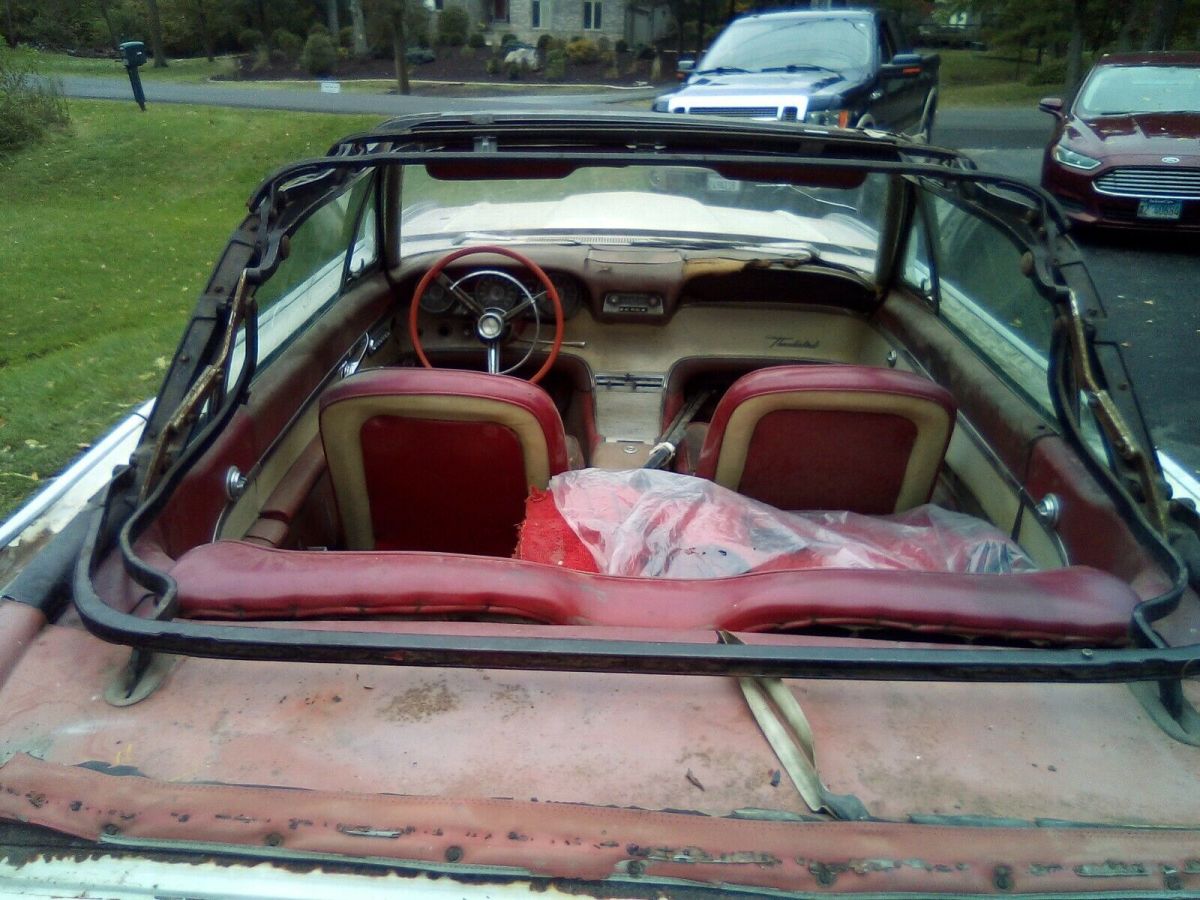 1961 Ford Thunderbird