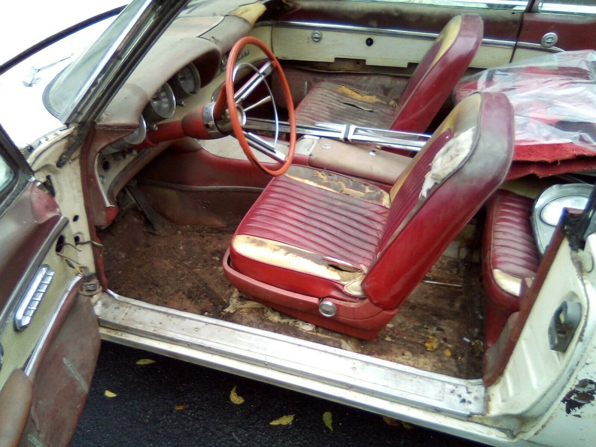 1961 Ford Thunderbird