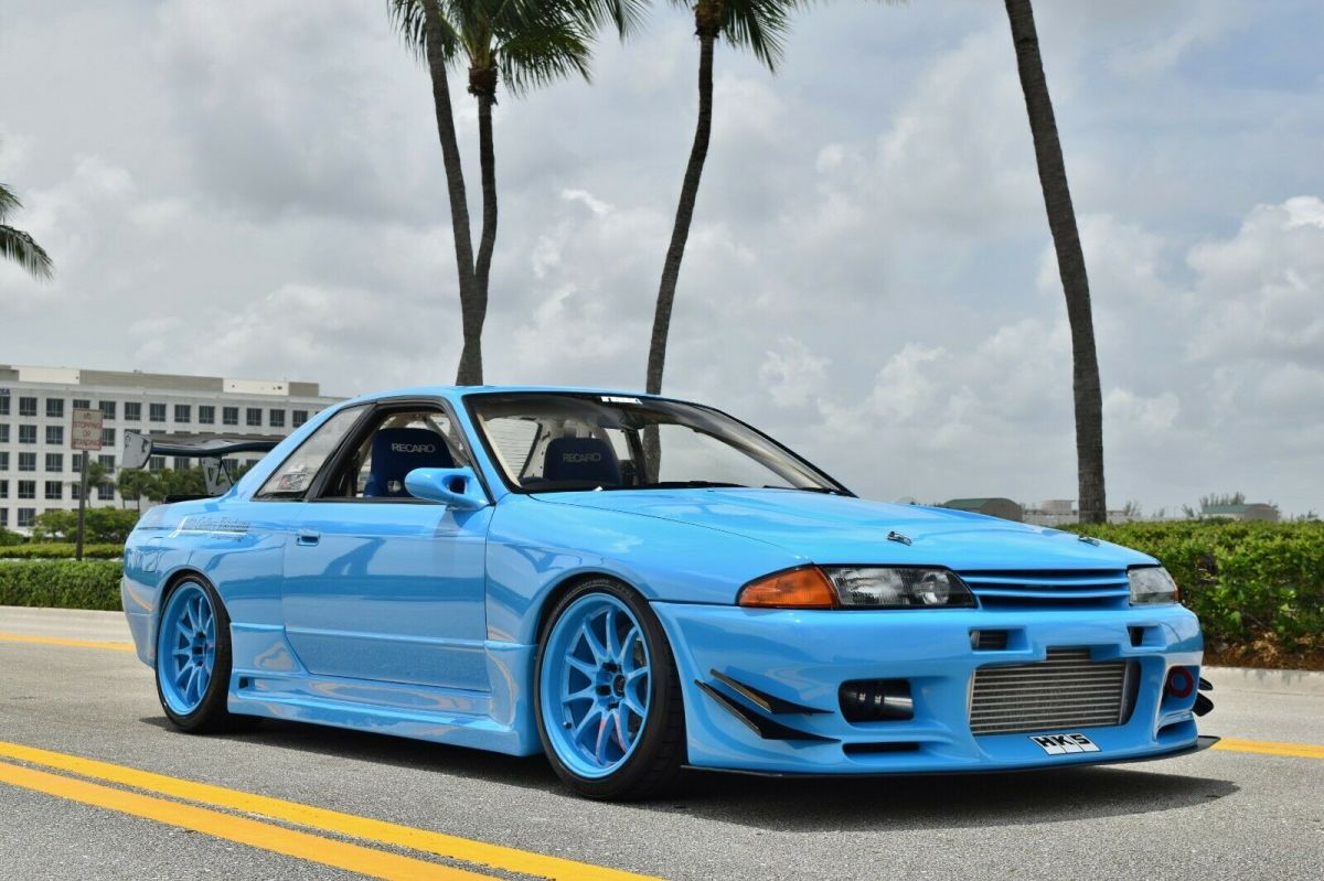 1991 Blue Nissan GT-R Coupe