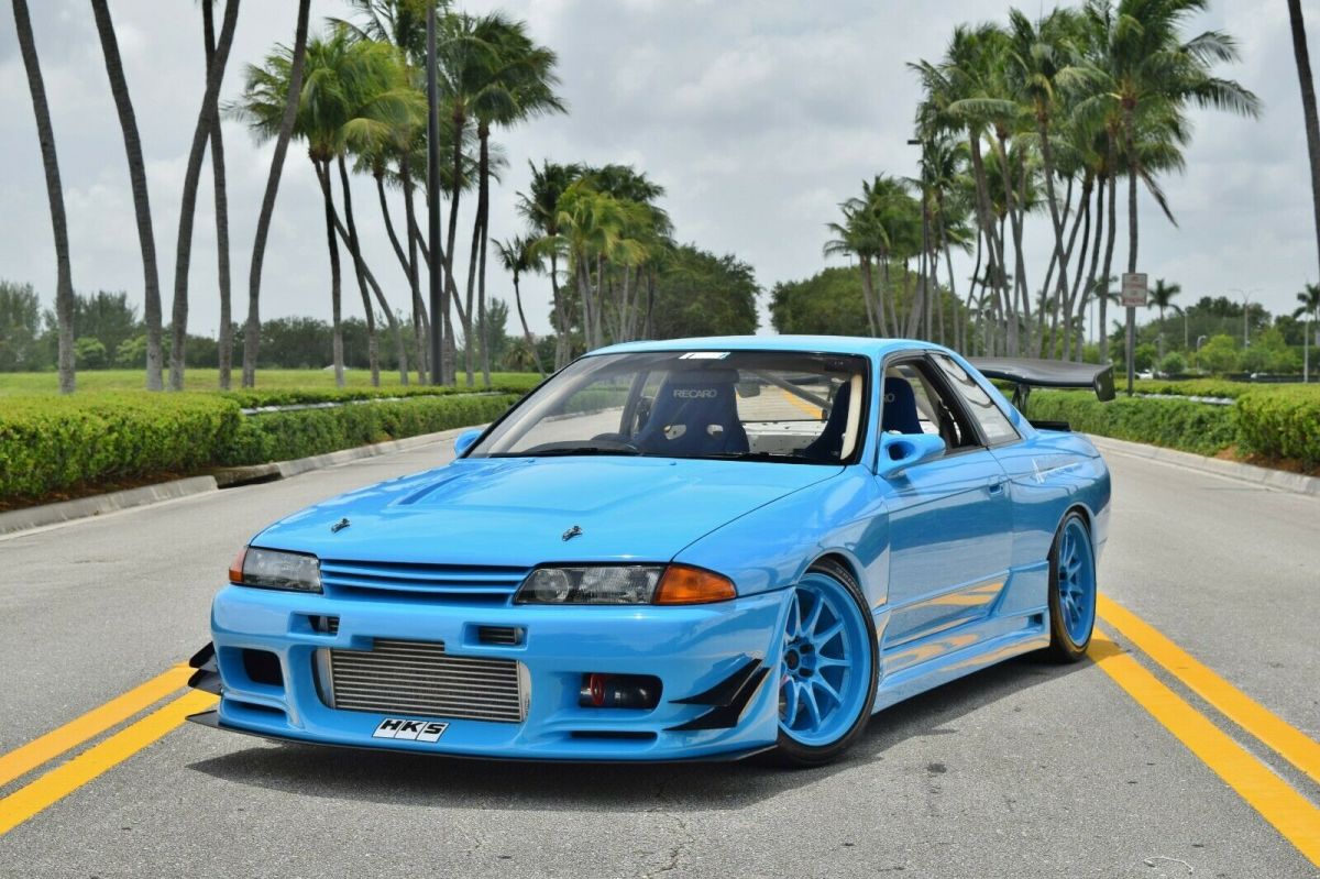 1991 Blue Nissan GT-R Coupe