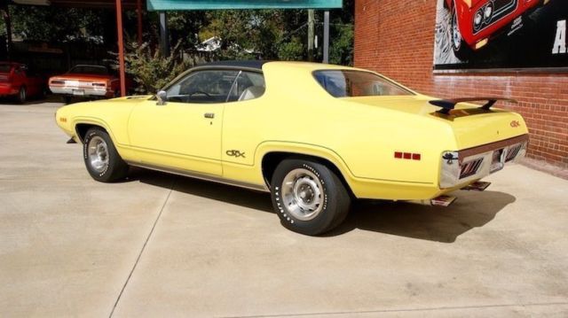 1971 Yellow Plymouth GTX Coupe