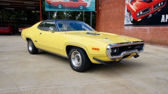1971 Yellow Plymouth GTX Coupe