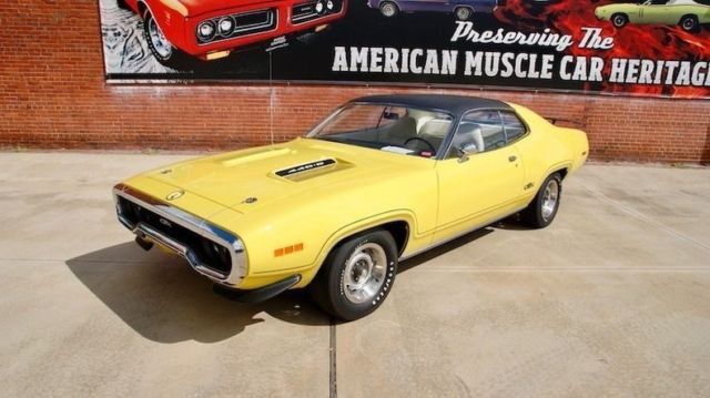 1971 Yellow Plymouth GTX Coupe