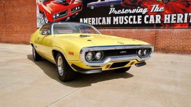 1971 Yellow Plymouth GTX Coupe