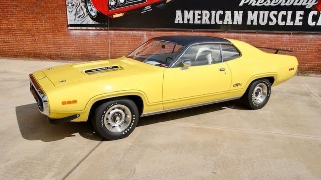 1971 Yellow Plymouth GTX Coupe