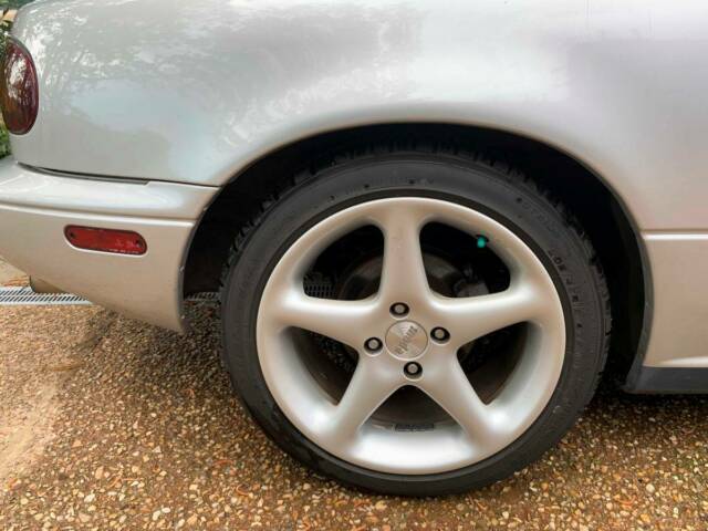 1990 Silver Mazda MX-5 Miata Convertible