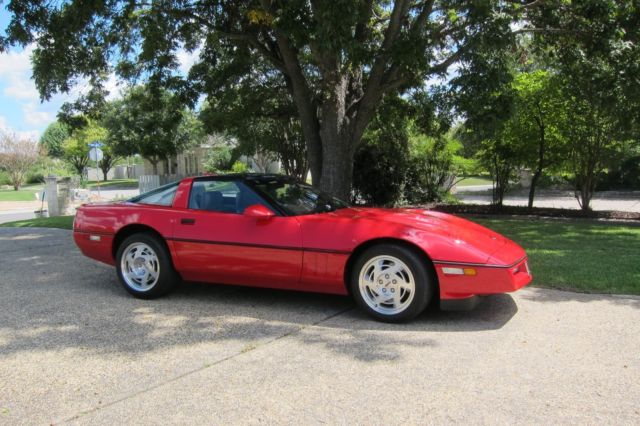 1990 Red Chevrolet Corvette Coupe